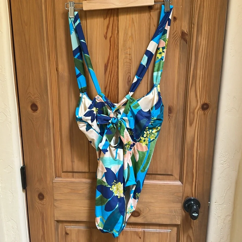 Floral One-Piece Miracle Swimsuit - Picture 5 of 8